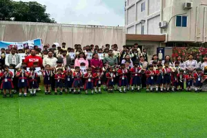 Ranchi News: ओथ फाउंडेशन एवं एम डॉक ने हिल टॉप स्कूल में लगाया निशुल्क शिविर, 200 बच्चों की दंत जांच