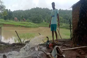 Simdega News: 17.98 किलोवाट के सोलर माइक्रोग्रिड ने बदली बकीकोना की तस्वीर, सिंचाई और रोजगार को मिली रफ्तार
