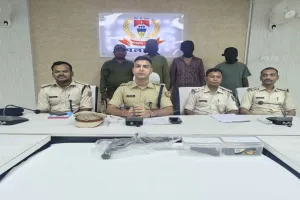 Palamu News: 'ऑपरेशन सफाया' के तहत पुलिस की बड़ी सफलता, देसी कार्बाइन संग तीन गिरफ्तार