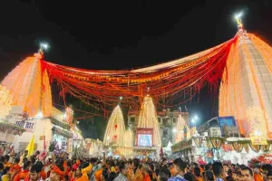 Shravani Mela 2026: देवघर में उमड़ा आस्था का सैलाब, बाबा मंदिर खुलते ही कांवरियों ने शुरू किया जलार्पण