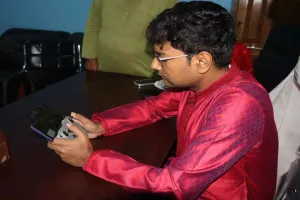 Dumka News: उपायुक्त अभिजीत सिन्हा ने बासुकीनाथ में कंट्रोल रूम से की व्यवस्थाओं की निगरानी