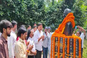 Ranchi News: आजसू के आंदोलन को वैचारिक दिशा देने में डॉ. रामदयाल मुंडा का अतुलनीय योगदान