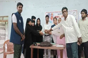 Pakur News: युवा विधिक साक्षरता माह के तहत पाकुड़ में जागरूकता शिविर, युवाओं को बताए कानूनी अधिकार