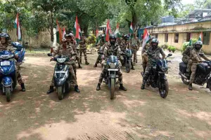 Dhanbad News: सीआईएसएफ जवानों ने बाघमारा में बाइक से निकाली भव्य एवं विशाल तिरंगा यात्रा