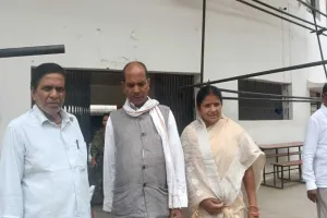 Koderma News: कस्तूरबा बालिका विद्यालय पोखरडीहा में जनप्रतिनिधियों ने किया औचक निरीक्षण, ली जानकारी