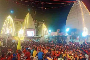 Deoghar News: अंतिम सोमवारी को लेकर पुलिस और जिला प्रशासन ने सुरक्षा व्यवस्था की सख्त