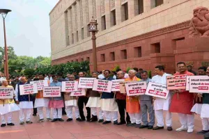 JPSC विवाद: झारखंड में छात्रों पर कार्रवाई के खिलाफ दिल्ली में भाजपा का प्रदर्शन, आदित्य साहू के नेतृत्व में सांसदों ने उठाई आवाज