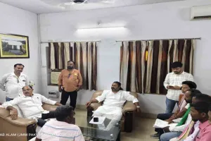 Pakur News: राजमहल सांसद विजय हांसदा ने परिसदन में सुनी जनसमस्याएं, अधिकारियों को दिए कड़े निर्देश