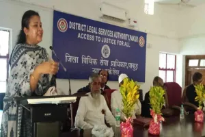 Pakur News: विश्व वरिष्ठ नागरिक दिवस पर डालसा सभागार में ‘अकेले नहीं हैं आप’ शिविर आयोजित