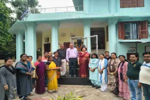 Giridih News: पी.सी. महालनोबिस और रानी महालनोबिस की प्रतिमा पर माल्यार्पण से कार्यक्रम का शुभारंभ