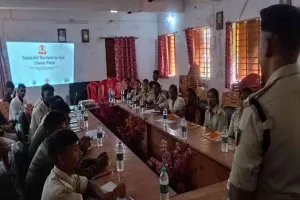 Pakur News: बाल शोषण और तस्करी के खिलाफ अमड़ापाड़ा में पुलिस की ट्रेनिंग, कानूनों की दी गई जानकारी