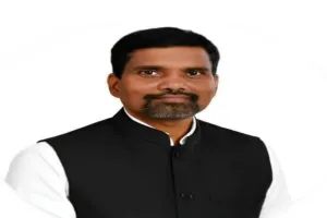विश्व आदिवासी दिवस उत्सव नहीं, आत्ममंथन और संघर्ष का दिन है: डॉ. देवशरण भगत