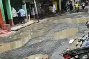 Sahibganj News: बारिश ने खोली बरहरवा नगर पंचायत की तैयारियों की पोल, सड़कों पर बह रहा गंदा पानी