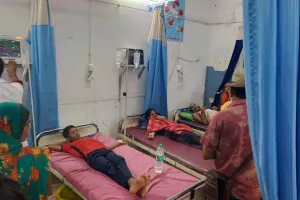 Koderma News: जंगली बांस की खुखड़ी खाने से चार बच्चे और महिला बीमार, सदर अस्पताल में भर्ती