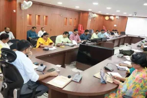 Koderma News: उपायुक्त उत्कर्ष गुप्ता की अध्यक्षता में समाज कल्याण विभाग की समीक्षा बैठक संपन्न