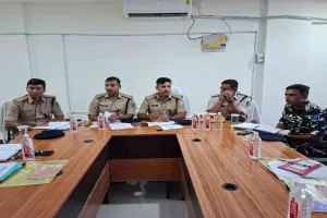  Palamu News: अवैध हथियार, शराब और पशु तस्करी के खिलाफ संयुक्त अभियान, छत्तरपुर में अंतर्राज्यीय समन्वय बैठक