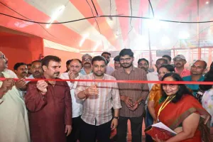 Deoghar News: उपायुक्त सौरभ कुमार भुवानिया ने दीप प्रज्वलित कर कांवरिया सेवा शिविर का किया उद्घाटन