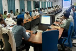 Sahebganj News: उपायुक्त दीपक कुमार दुबे ने राजस्व वसूली और लंबित आवेदनों की गहन समीक्षा की