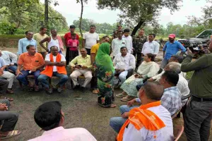 Giridih News: तारा पंचायत में अग्निकांड पीड़ित परिवार से मिलीं विधायक मंजु कुमारी, हरसंभव मदद का दिया भरोसा