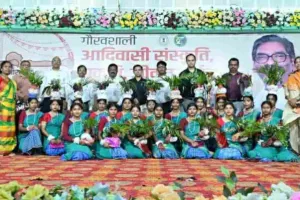 Sahebganj News: उपायुक्त दीपक कुमार दुबे ने दीप प्रज्वलित कर आदिवासी महोत्सव का किया शुभारंभ