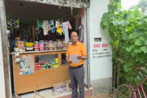 Dumka News: रानीश्वर में आंगनबाड़ी पोषाहार आपूर्तिकर्ताओं की दुकानों पर बीडीओ का औचक निरीक्षण