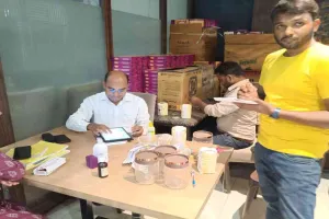 Hazaribagh News: उपायुक्त के आदेश पर खाद्य सुरक्षा टीम का मिठाई दुकानों में औचक निरीक्षण