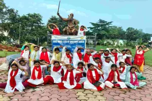 Koderma News: इनर व्हील क्लब ऑफ संजीवनी ने महिलाओं को योग अपनाने के लिए किया प्रेरित