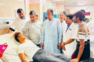 JPSC विवाद: राहुल क्रांति से अस्पताल में मिले भाजपा नेता, JPSC-JSSC छात्र आंदोलन को दिया समर्थन