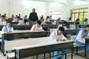 Sahibganj News: परीक्षा में नकल करते पकड़ा गया छात्र, बची सभी परीक्षाओं से किया गया बाहर