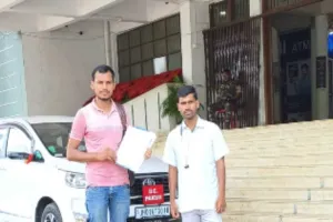 Pakur News: अमड़ापाड़ा में बंद पड़े सामुदायिक स्वास्थ्य केंद्र को चालू कराने की मांग, सौंपा ज्ञापन