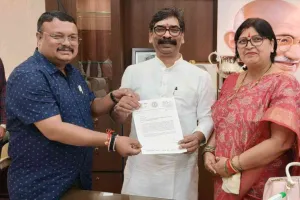 Koderma News: विनोबा भावे विश्वविद्यालय से संबद्धता बरकरार रखने को लेकर सीएम से मिलीं डॉ. नीरा यादव