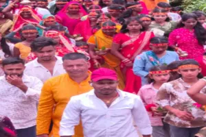 Hazaribagh News: 'हर-हर महादेव' के जयघोष से गूंजा चम्पानगर नावाडीह, उमड़ा श्रद्धालुओं का सैलाब
