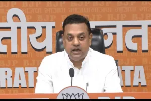 संसद में हंगामे पर भाजपा का कांग्रेस पर हमला, संबित पात्रा बोले- विपक्ष अपना रहा दोहरा रवैया