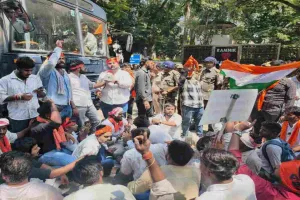JPSC विवाद: रांची में ABVP का विधानसभा घेराव, डॉ. वीरेंद्र सिंह सोलंकी समेत 200 से अधिक कार्यकर्ता हिरासत में
