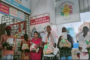 Sahibganj News: निक्षय मित्र बने पुलिस और परिवहन विभाग के अधिकारी,टीबी मरीजों को वितरित की पोषण किट