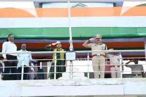 Pakur News: उपायुक्त मेघा भारद्वाज और एसपी अनुदीप सिंह ने परेड पूर्वाभ्यास का किया निरीक्षण