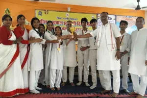 Lohardaga News: विभाग स्तरीय प्रश्न मंच में मनोहर लाल अग्रवाल सरस्वती विद्या मंदिर बना ओवरऑल चैंपियन
