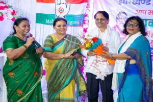 महिला कांग्रेस के सावन महोत्सव में शामिल हुईं मंत्री दीपिका पांडेय सिंह