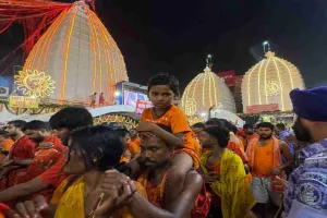Shravani Mela News: दूसरी सोमवारी पर देवघर में उमड़ा आस्था का सैलाब, 3.69 लाख श्रद्धालुओं ने किया जलार्पण