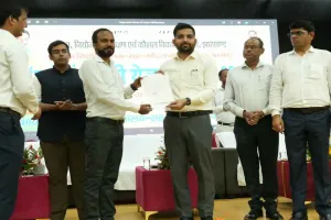 Palamu News: टाउन हॉल में आयोजित दत्तोपंत ठेंगड़ी रोजगार मेले में उमड़ी युवाओं की भीड़