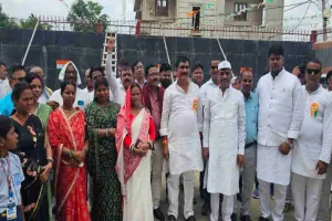 Koderma News: राजद कार्यालय में धूमधाम से मना स्वतंत्रता दिवस, सुभाष यादव ने लोकतंत्र और संविधान की रक्षा का दिया संदेश