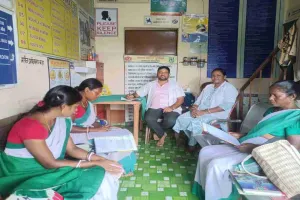 Pakur News: गनपुरा आयुष्मान आरोग्य मंदिर में सहिया दीदियों की मासिक बैठक, स्वास्थ्य योजनाओं और टीकाकरण की हुई समीक्षा