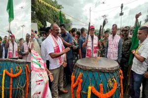 Jharkhand News: भगवान बिरसा मुंडा की विरासत को समर्पित भव्य जतरा, मंत्री चमरा लिंडा ने हरी झंडी दिखाकर किया रवाना