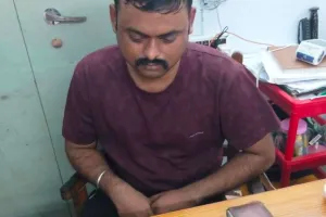 Crime News: 15 हजार रुपये रिश्वत लेते बांटरा थाने के सब-इंस्पेक्टर सुब्रत सरकार गिरफ्तार