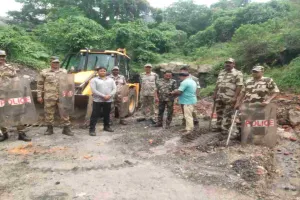 Dhanbad news: गणेशपुर बस्ती के पीछे असामाजिक तत्वों द्वारा अवैध मुहाना खोलने की कोशिश विफल
