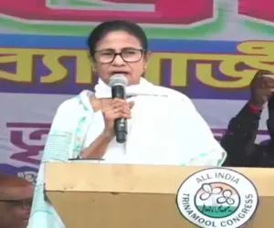 ममता बनर्जी का एसआईआर विरोध: घुसपैठियों को बचाने का आरोप तेज