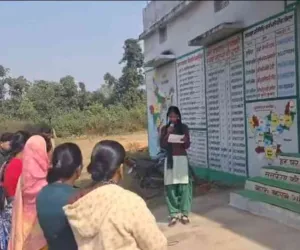 स्कूली विद्यार्थियों ने बाल विवाह के खिलाफ किया नुक्कड़ नाटक का मंचन