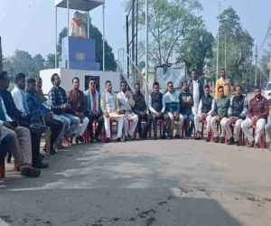 Koderma news: डॉक्टर भीमराव अंबेडकर की 70वीं पुण्यतिथि पर श्रद्धांजलि, कांग्रेस जनों ने किया आयोजन