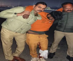 फिरोजाबाद में पुलिस मुठभेड़ : दो शातिर लुटेरे गिरफ्तार, पैर में लगी गोली