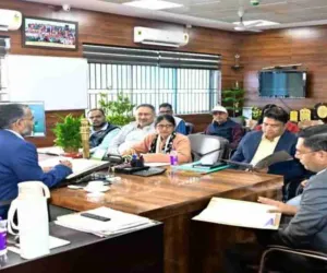 गिरिडीह में ट्रांसजेंडर कल्याण को लेकर जिला स्तरीय बैठक, शिक्षा व योजनाओं से जोड़ने पर जोर